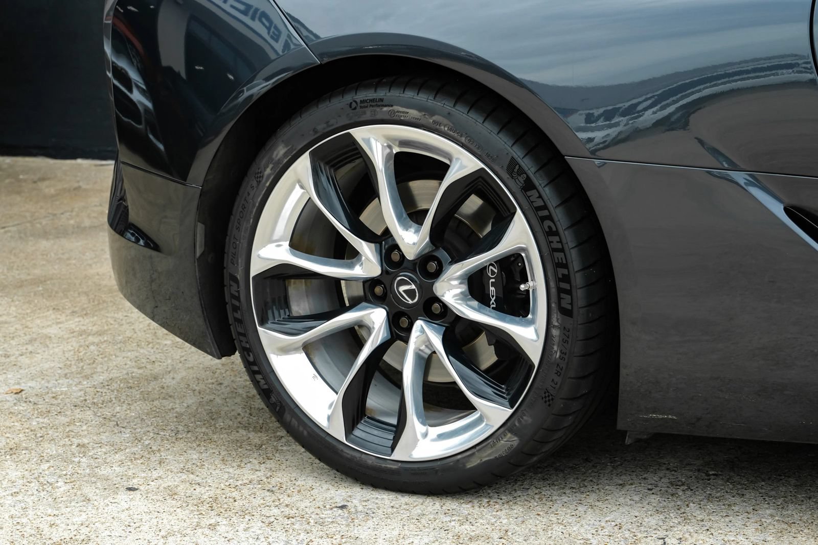Used 2018 Lexus LC 500 Coupe w/ Sport Package RWD image 41