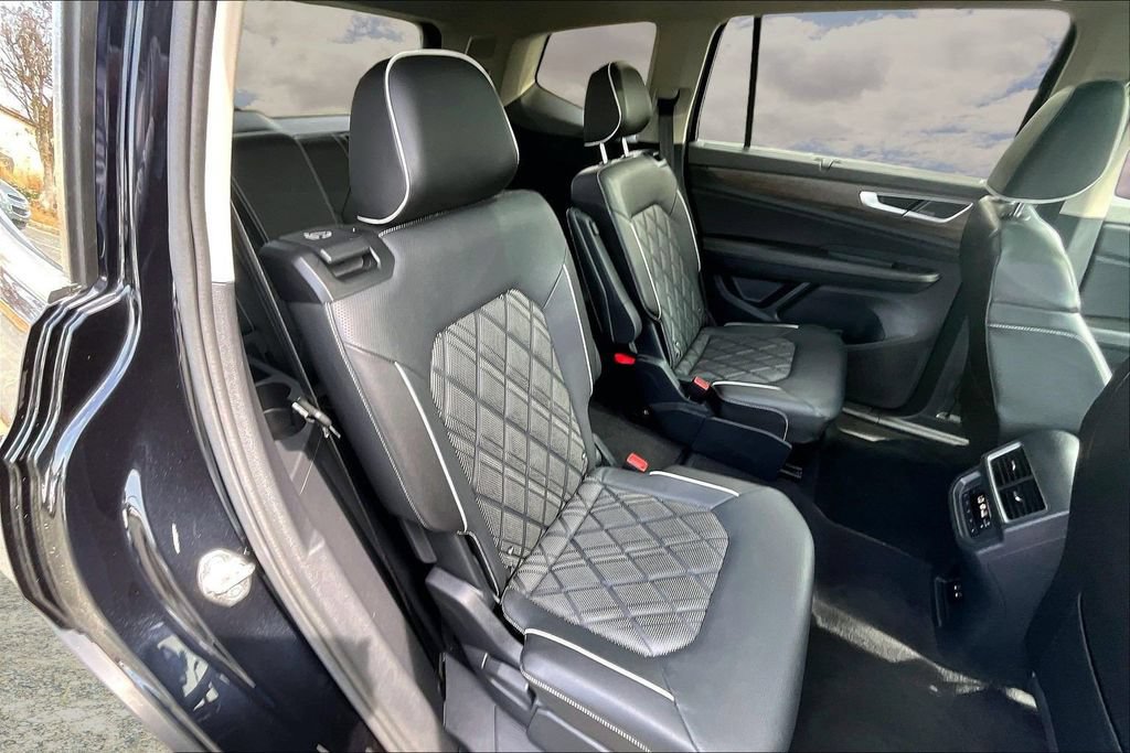 Used 2024 Volkswagen Atlas SEL Premium R-Line AWD/4WD image 25