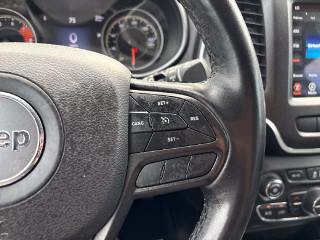 Used 2021 Jeep Cherokee Trailhawk AWD/4WD image 12