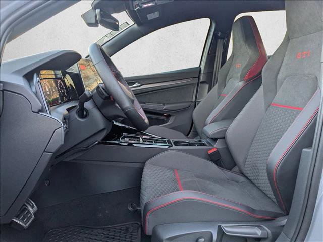 New 2026 Volkswagen Golf SE image 4