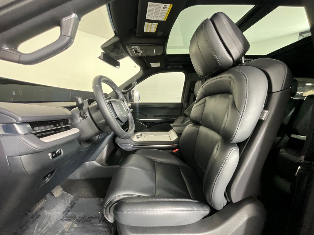 Used 2025 Lincoln Navigator Reserve w/ Jet Appearance Package image 16
