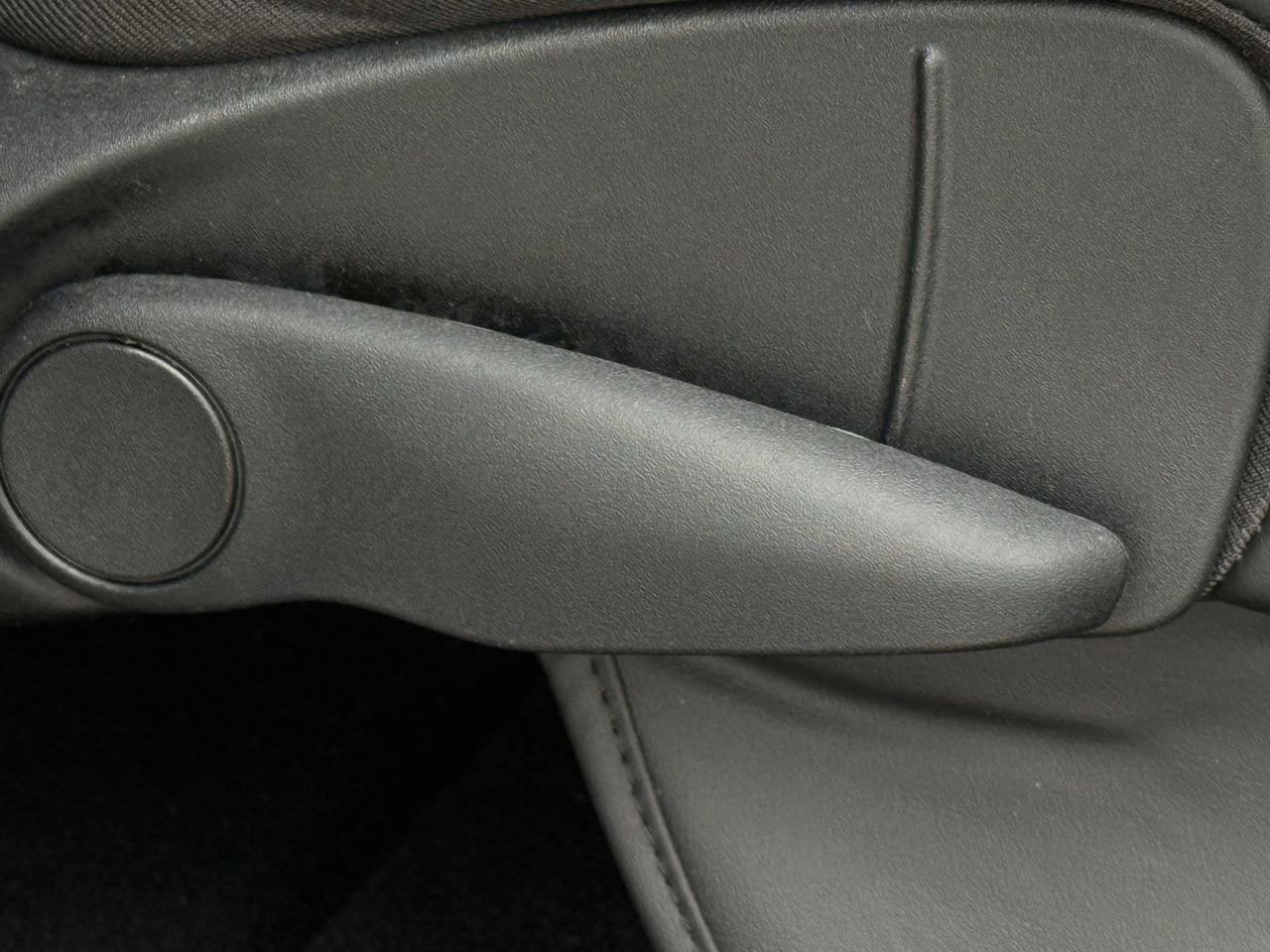 Used 2023 Chrysler Pacifica Touring-L FWD image 27