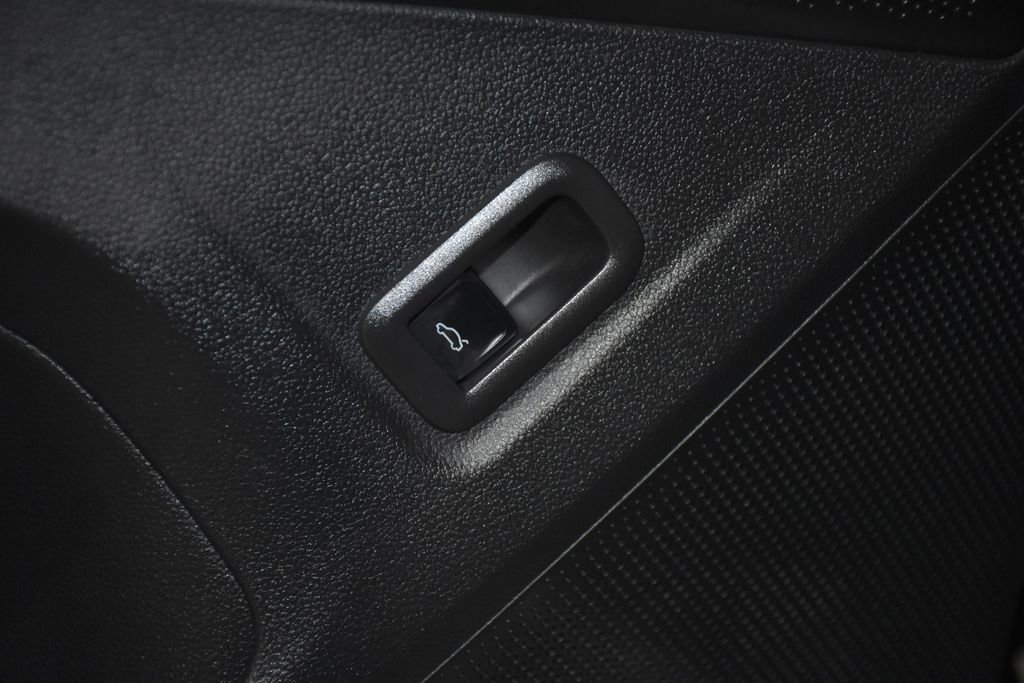 New 2026 Volkswagen Tiguan SE R-Line image 21