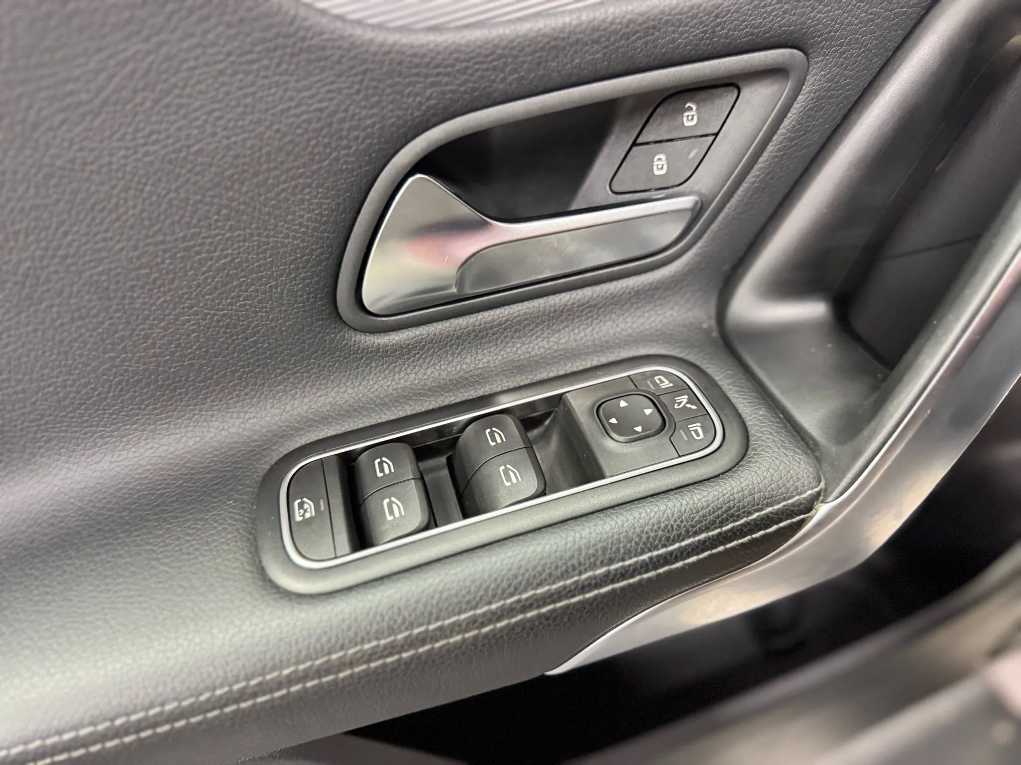 Used 2020 Mercedes-Benz CLA 250 4MATIC image 27