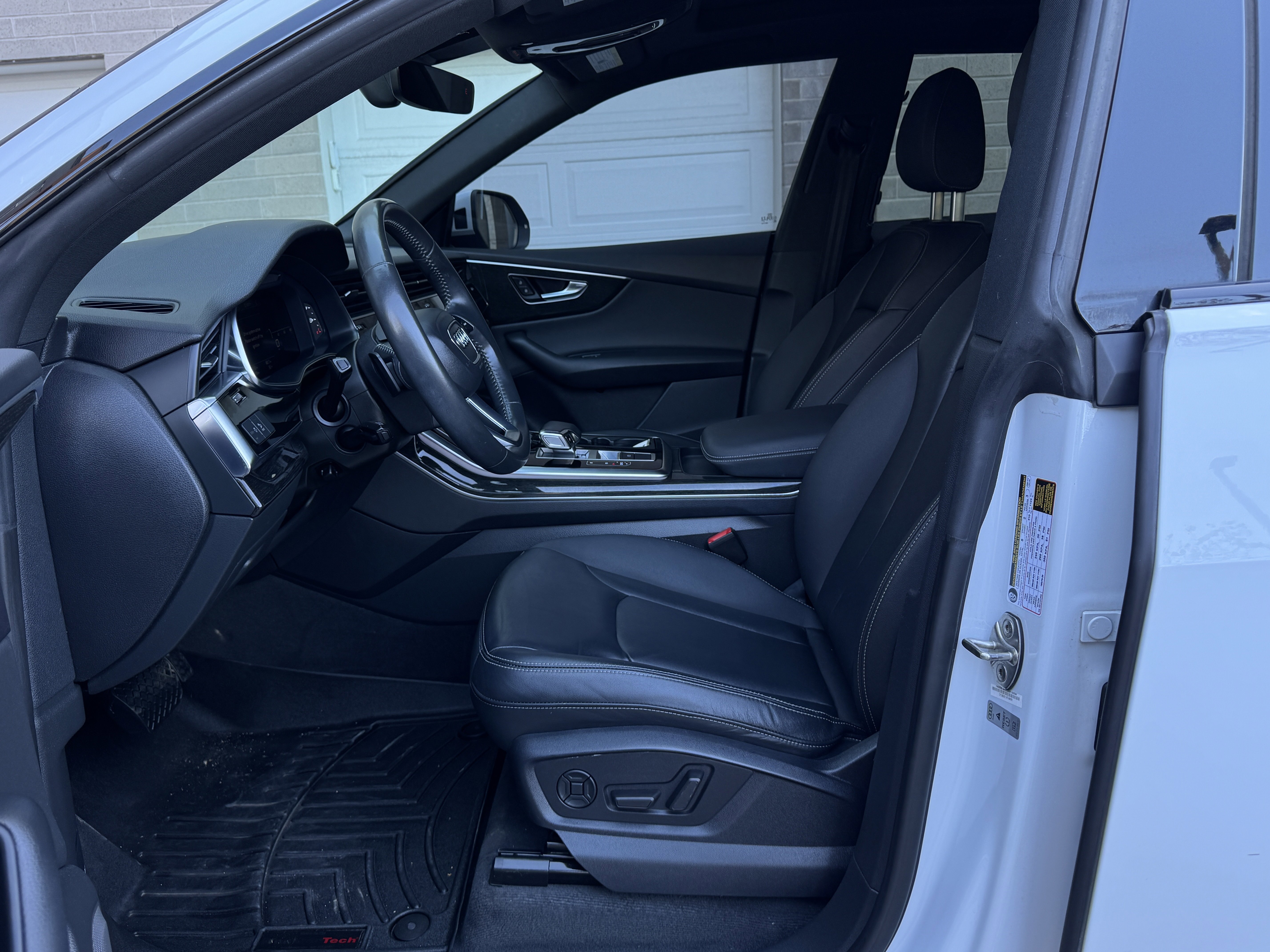 Used 2020 Audi Q8 Premium w/ Black Optic Package image 22