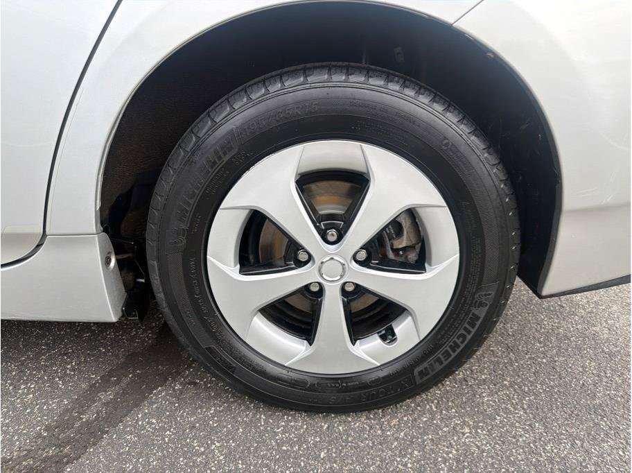 Used 2012 Toyota Prius Four w/ Preferred Accessory Pkg FWD image 21