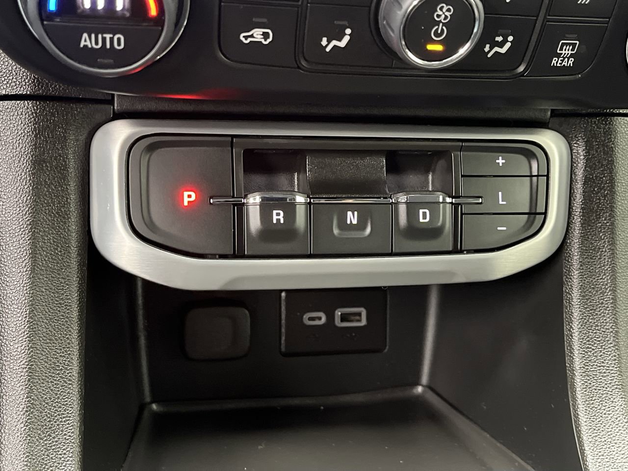 Certified 2023 GMC Acadia SLE w/ Driver Convenience Package AWD/4WD image 26