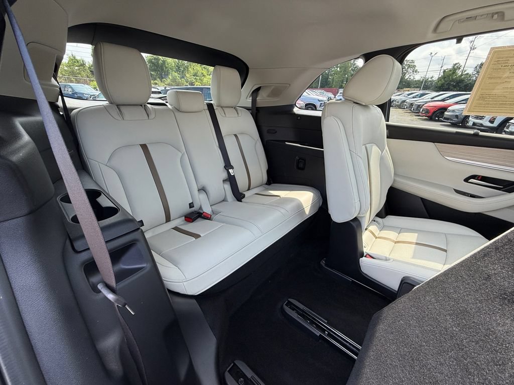 Used 2024 MAZDA CX-90 Plug-In Hybrid w/ Premium Plus AWD/4WD image 26