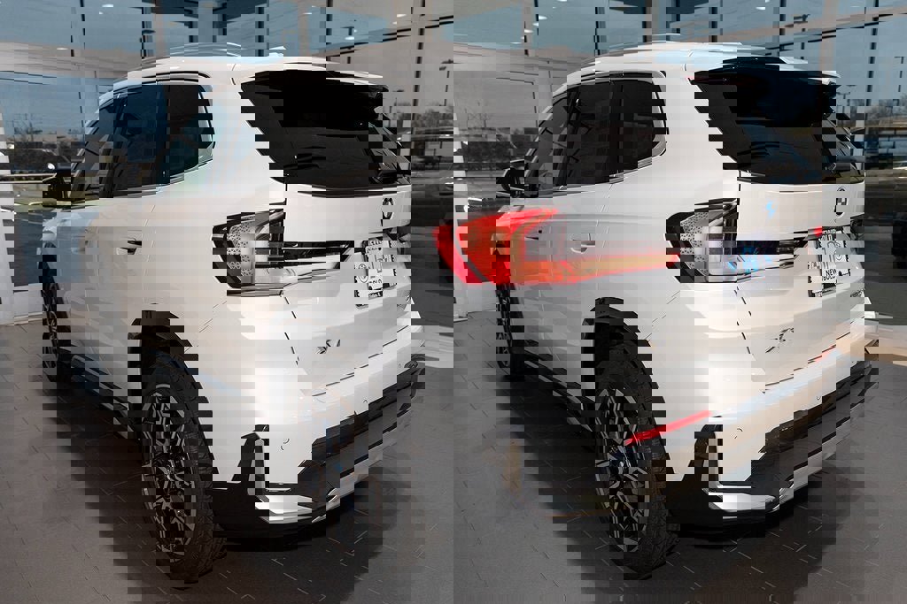 Used 2025 BMW X1 xDrive28i w/ Convenience Package image 4