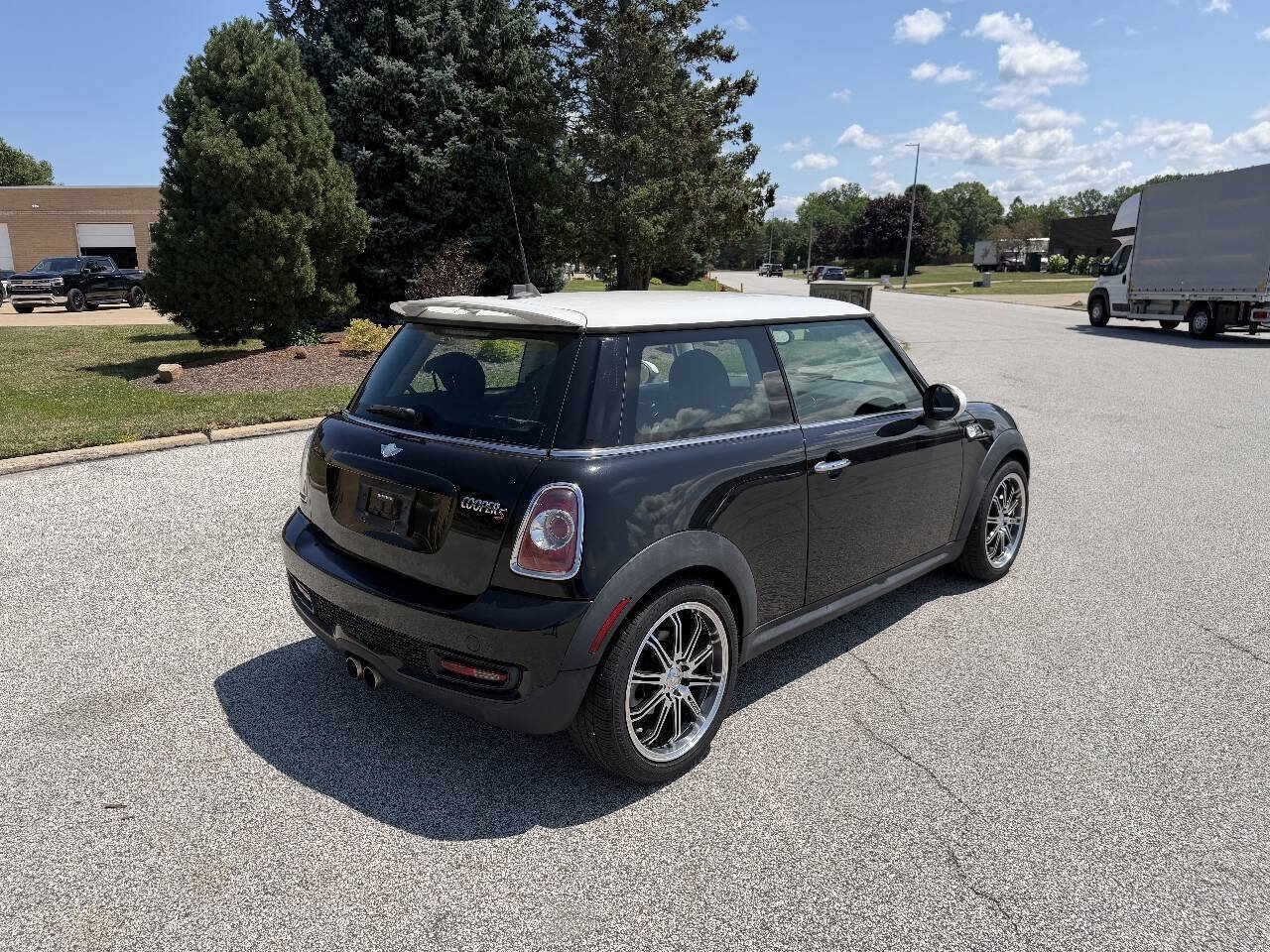 Used 2011 MINI Cooper S FWD image 4