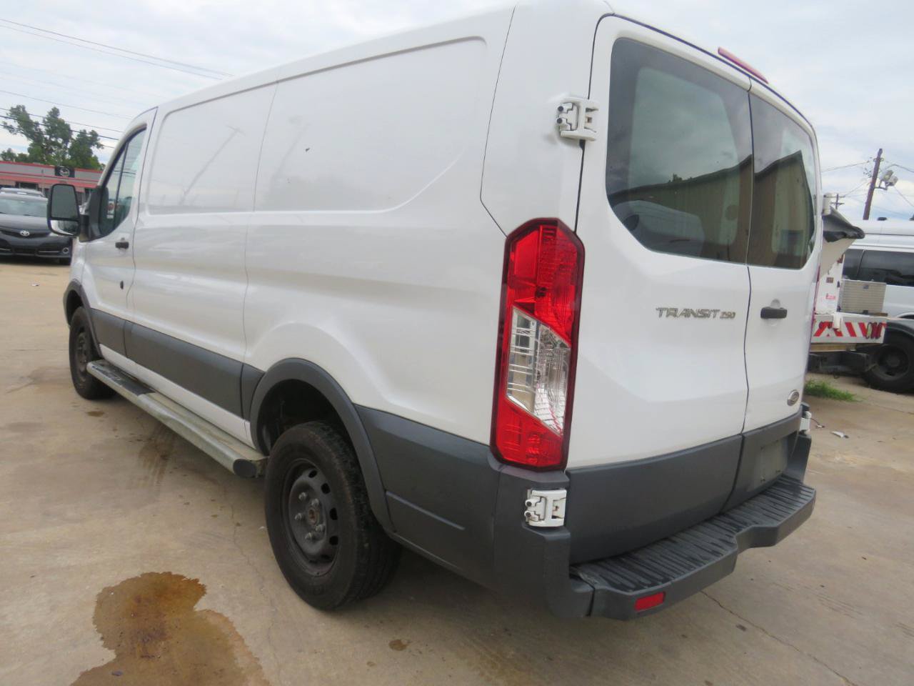 Used 2015 Ford Transit 250 130 Low Roof w/ Exterior Upgrade Package RWD image 6