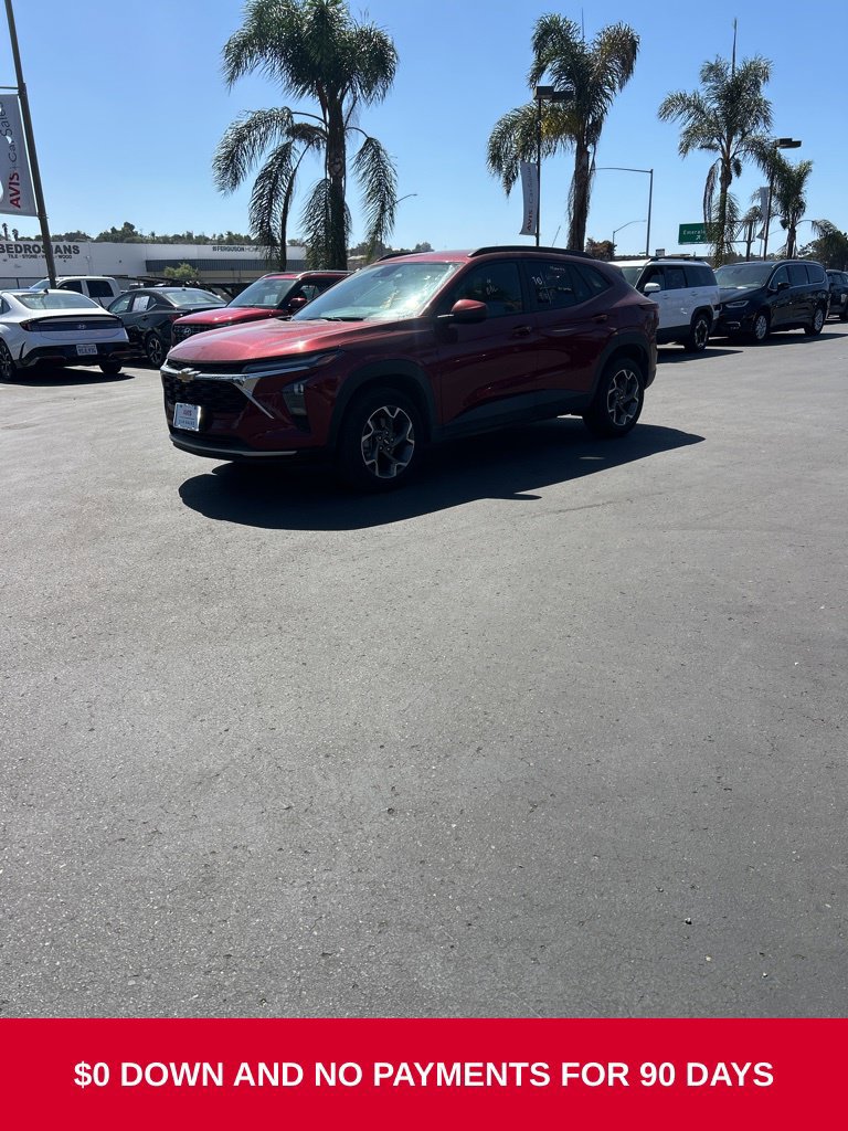 Used 2025 Chevrolet Trax LT w/ LT Convenience Package FWD image 1