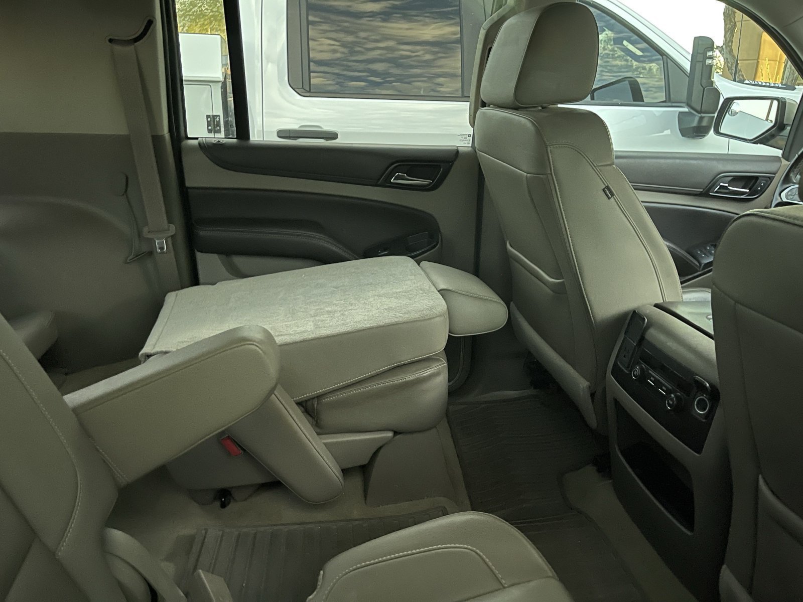Used 2016 Chevrolet Suburban LT w/ Max Trailering Package RWD image 6
