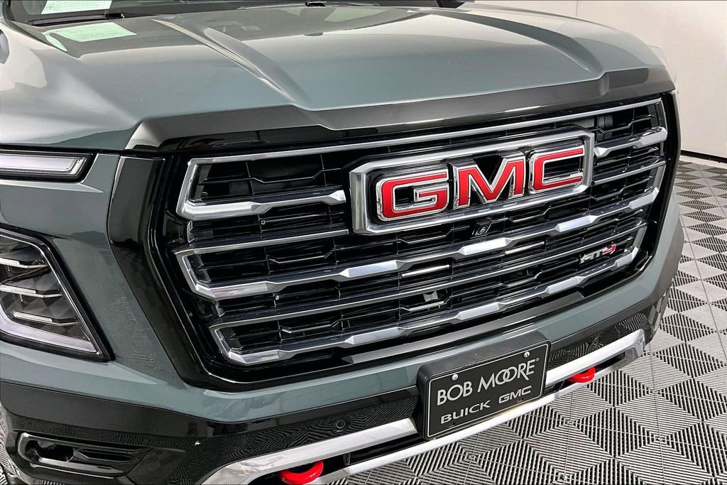 Used 2025 GMC Yukon AT4 w/ AT4 Premium Plus Package AWD/4WD image 32