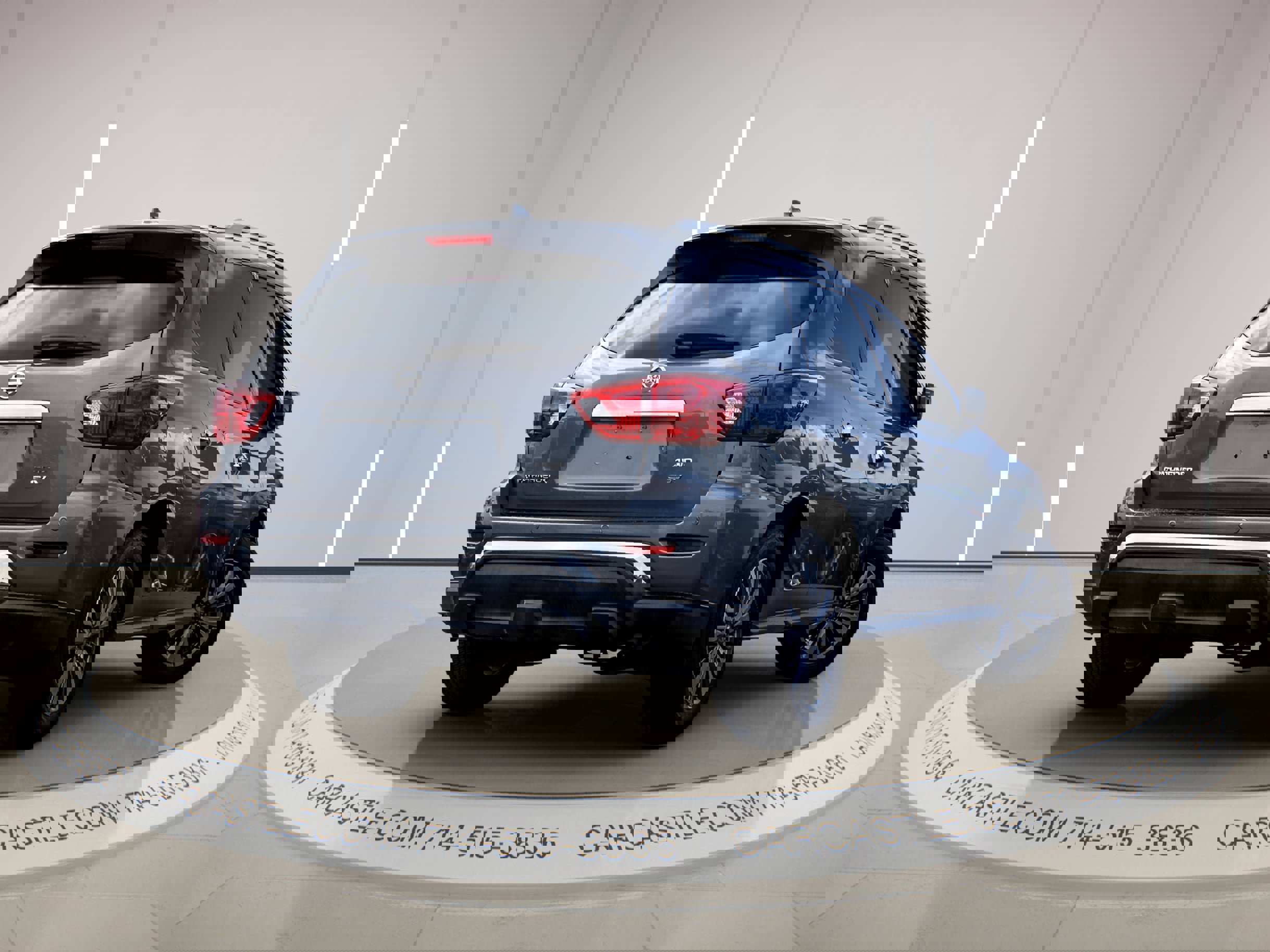 Used 2019 Nissan Pathfinder SV image 2