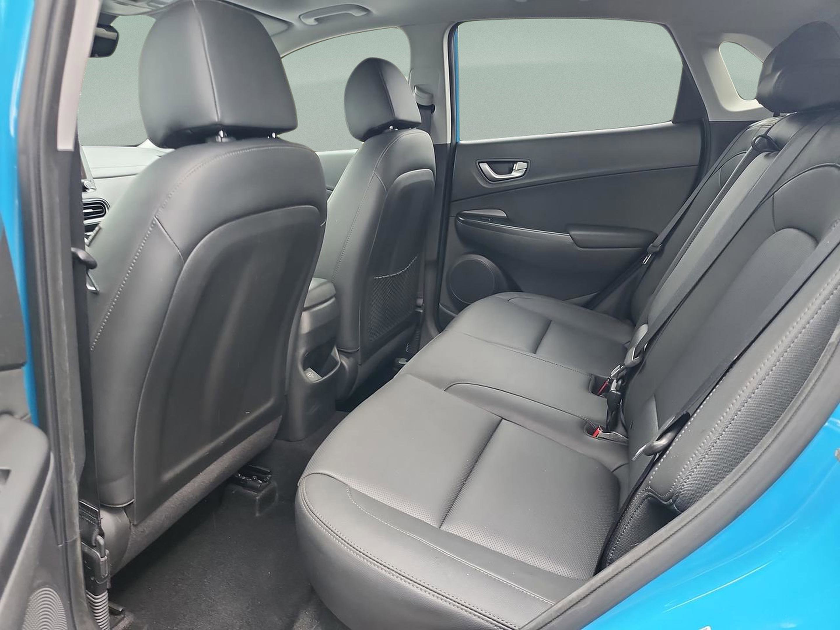 Certified 2022 Hyundai Kona Limited FWD image 16