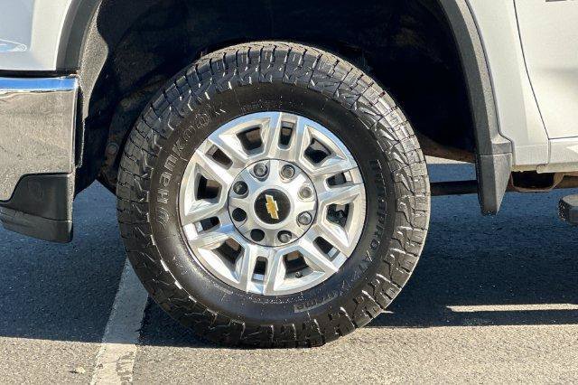 Used 2022 Chevrolet Silverado 2500 LT AWD/4WD image 25
