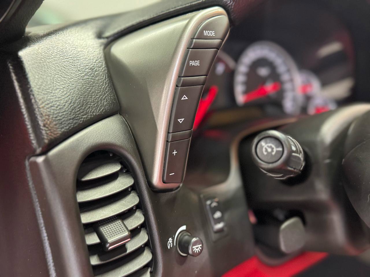 Used 2005 Chevrolet Corvette Convertible w/ Preferred Equipment Group image 42