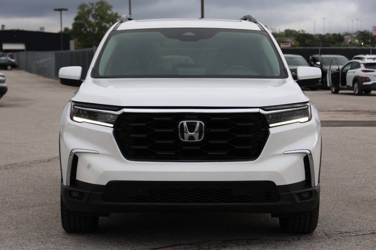 Used 2025 Honda Pilot Touring image 5