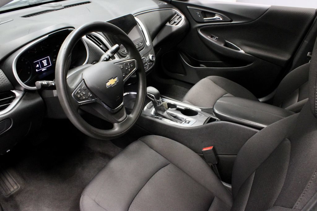 Used 2023 Chevrolet Malibu LT FWD image 25