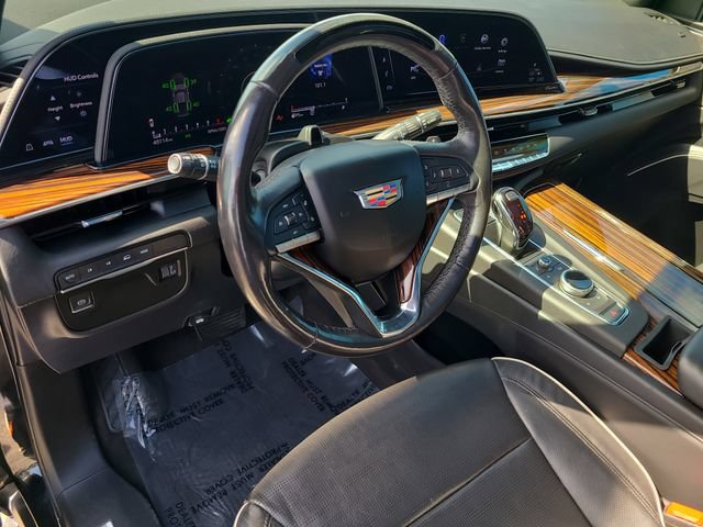 Used 2023 Cadillac Escalade Premium Luxury AWD/4WD image 19
