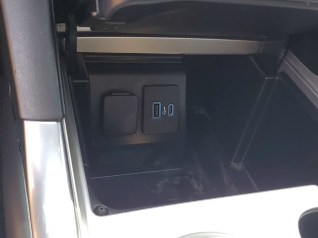 Used 2023 Ford Explorer XLT w/ Equipment Group 202A AWD/4WD image 19