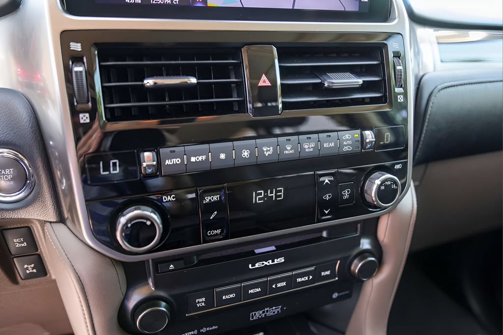 Used 2023 Lexus GX 460 Luxury w/ Accessory Package AWD/4WD image 19