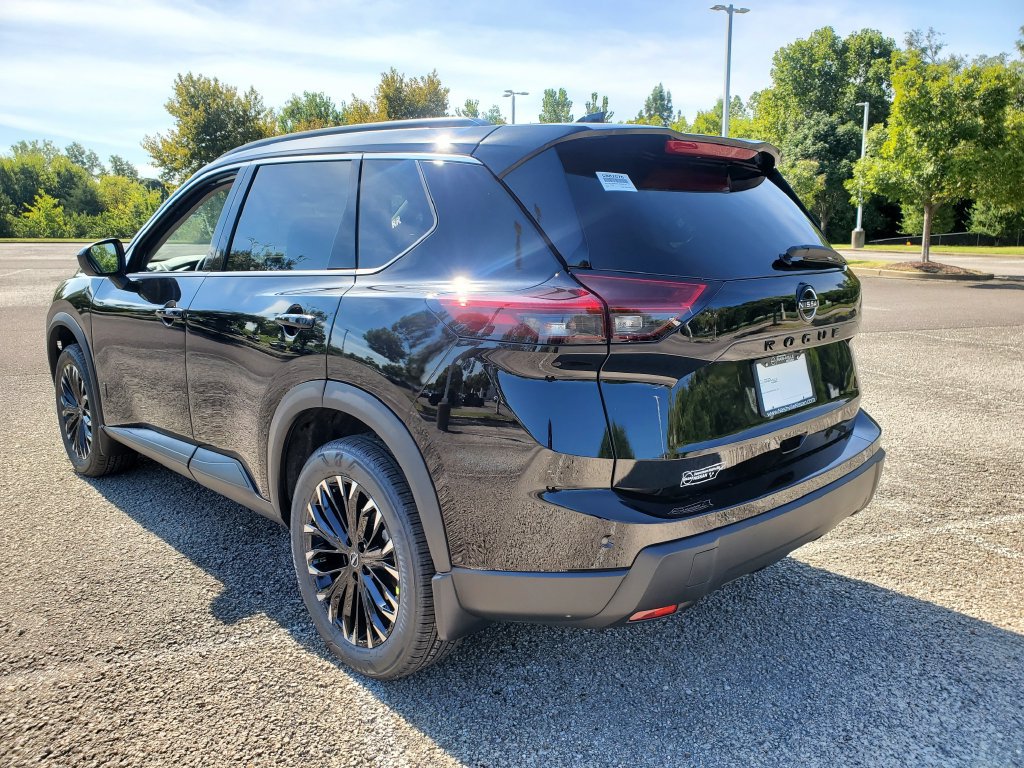 New 2026 Nissan Rogue Dark Armor FWD image 3