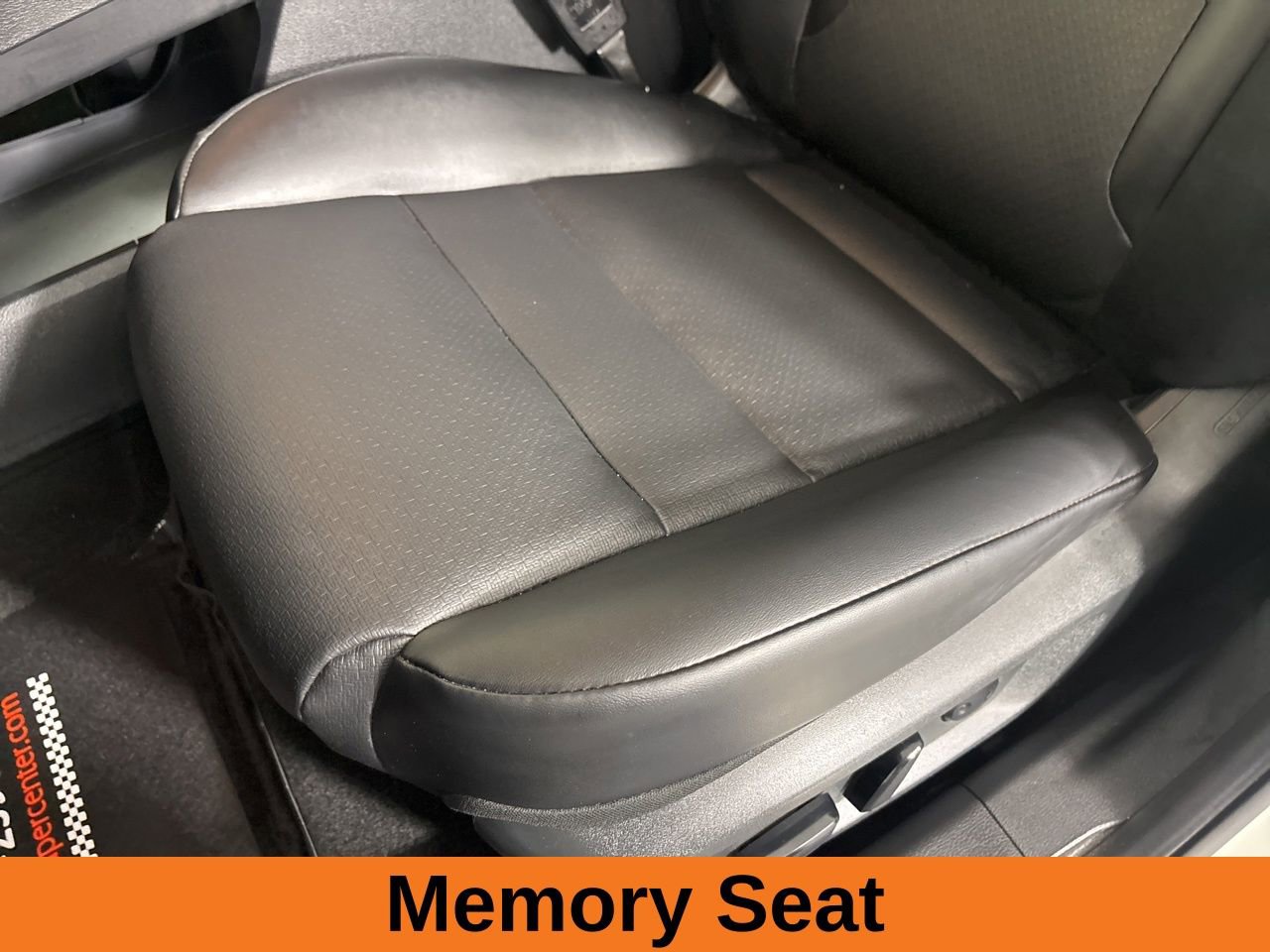 Used 2023 Nissan Rogue SV w/ SV Premium B Package image 13