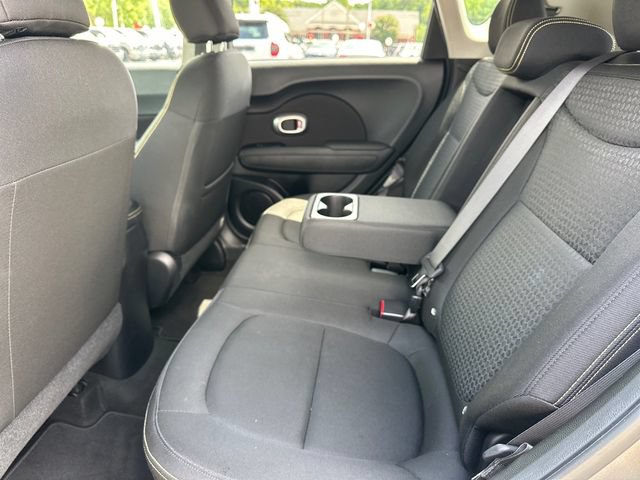Used 2016 Kia Soul + FWD image 12