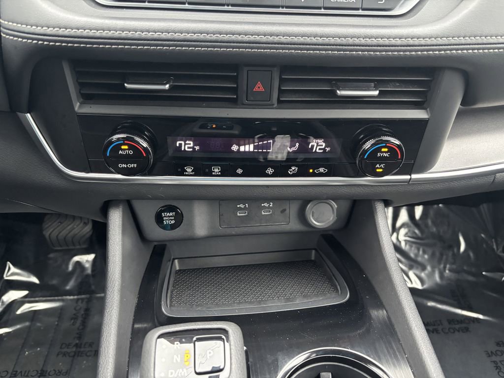 Used 2025 Nissan Rogue SV image 18