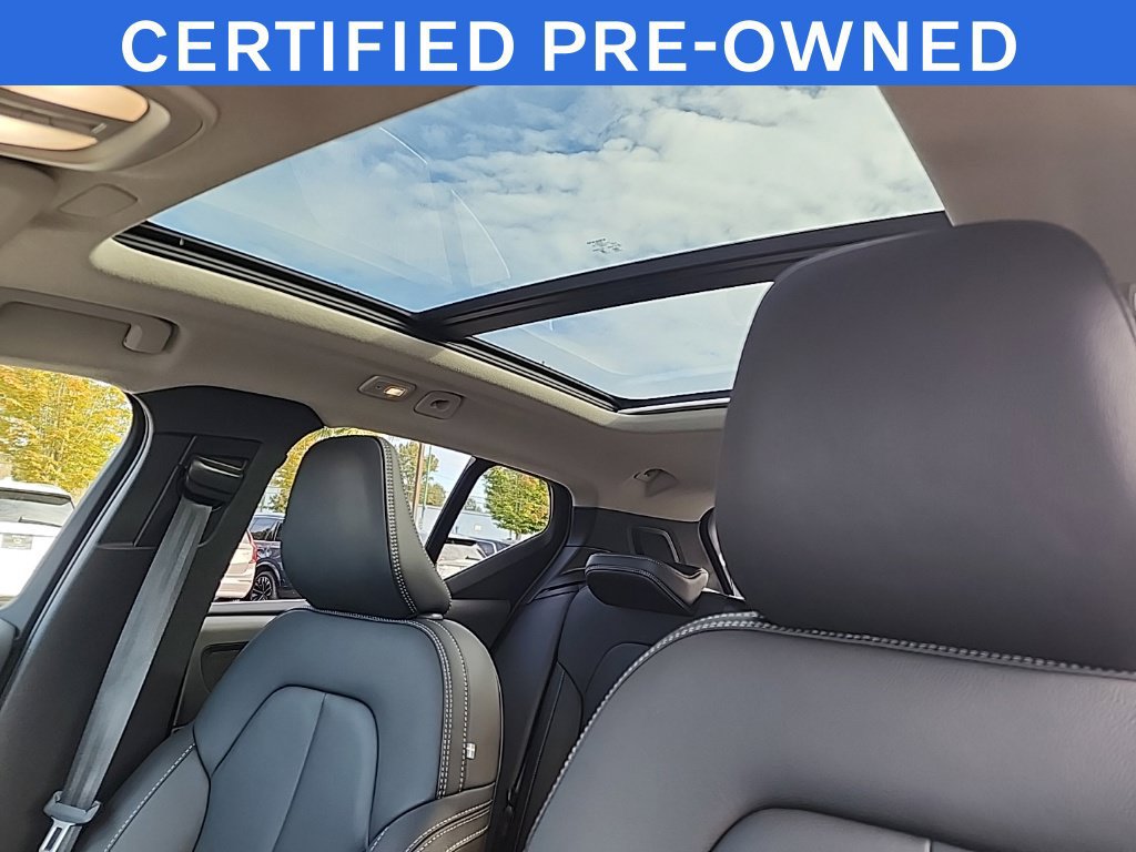 Used 2024 Volvo XC40 B5 Plus w/ Protection Package Premier AWD/4WD image 13