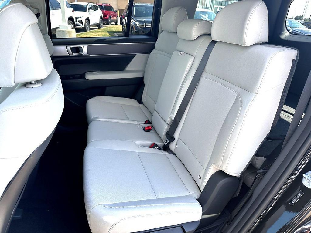 New 2026 Hyundai Santa Fe SE FWD image 19