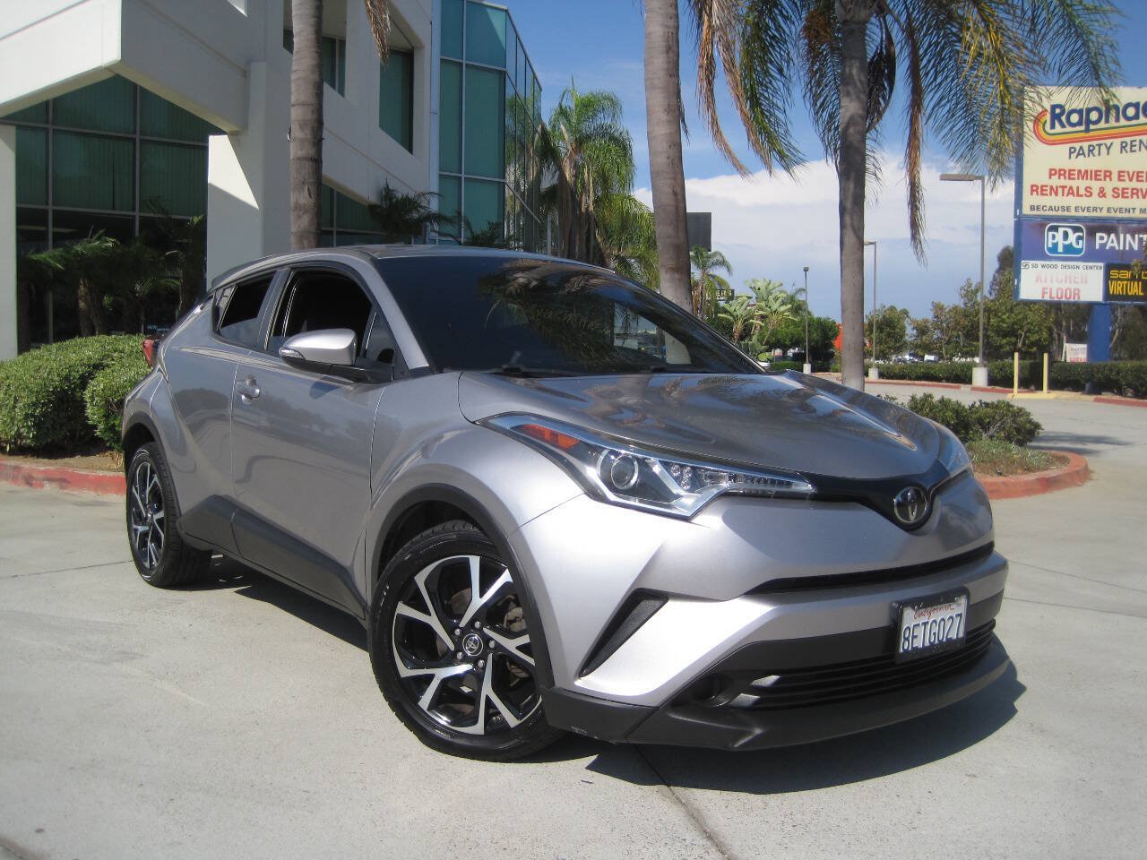 Used 2018 Toyota C-HR XLE FWD image 8