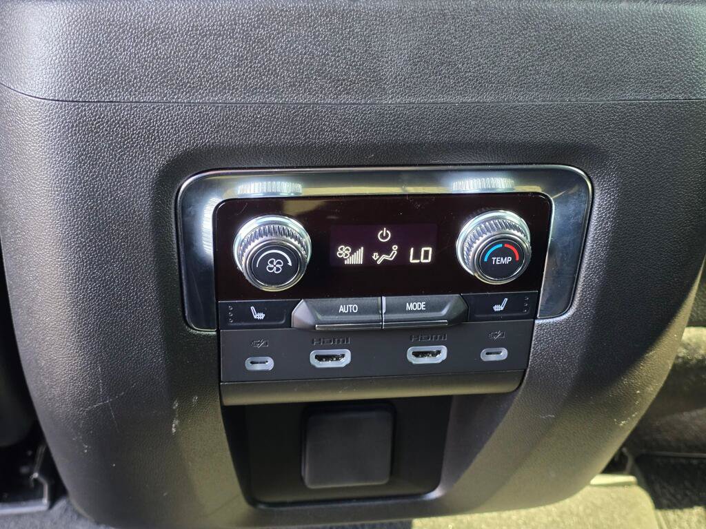 Used 2024 GMC Yukon Denali w/ Denali Reserve Package AWD/4WD image 20