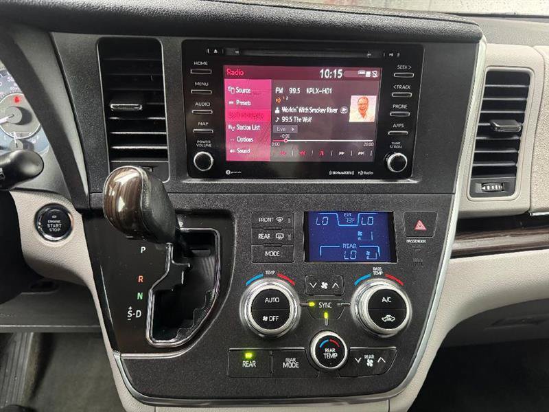 Used 2018 Toyota Sienna XLE Premium FWD image 35