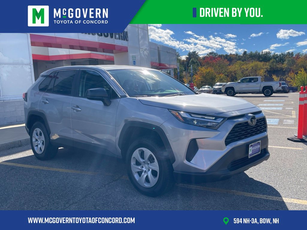 Used 2023 Toyota RAV4 LE AWD/4WD image 7
