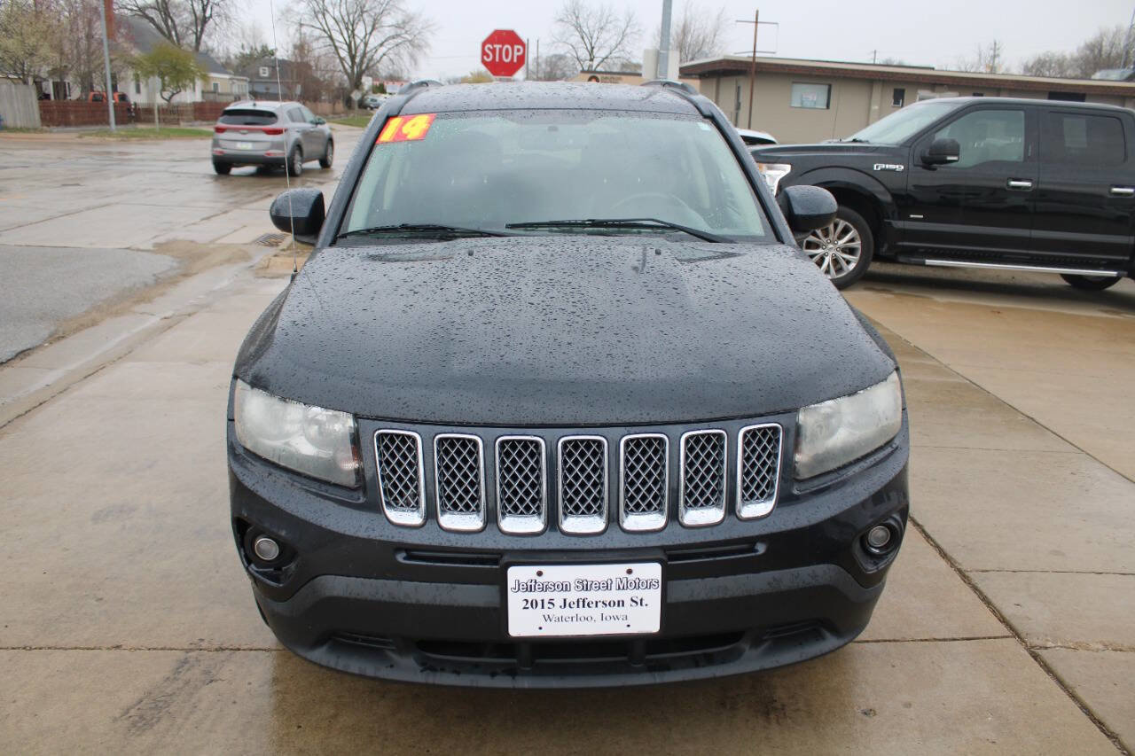 Used 2014 Jeep Compass Latitude AWD/4WD image 3