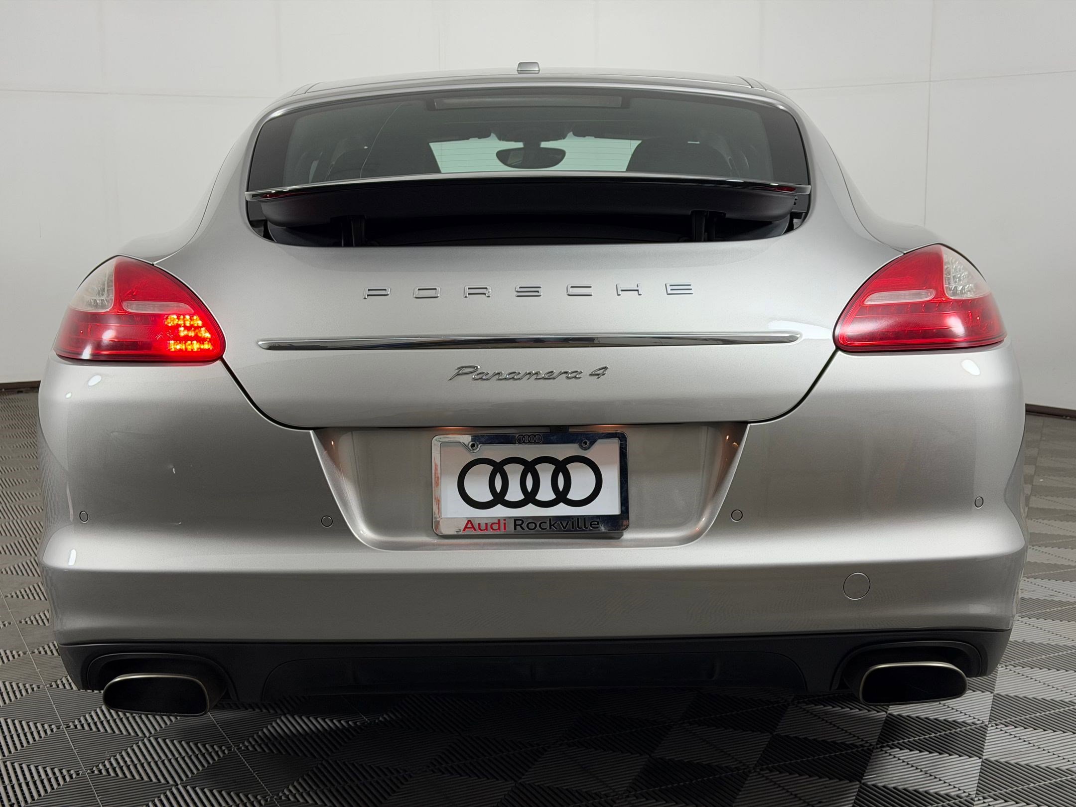 Used 2012 Porsche Panamera 4 image 10