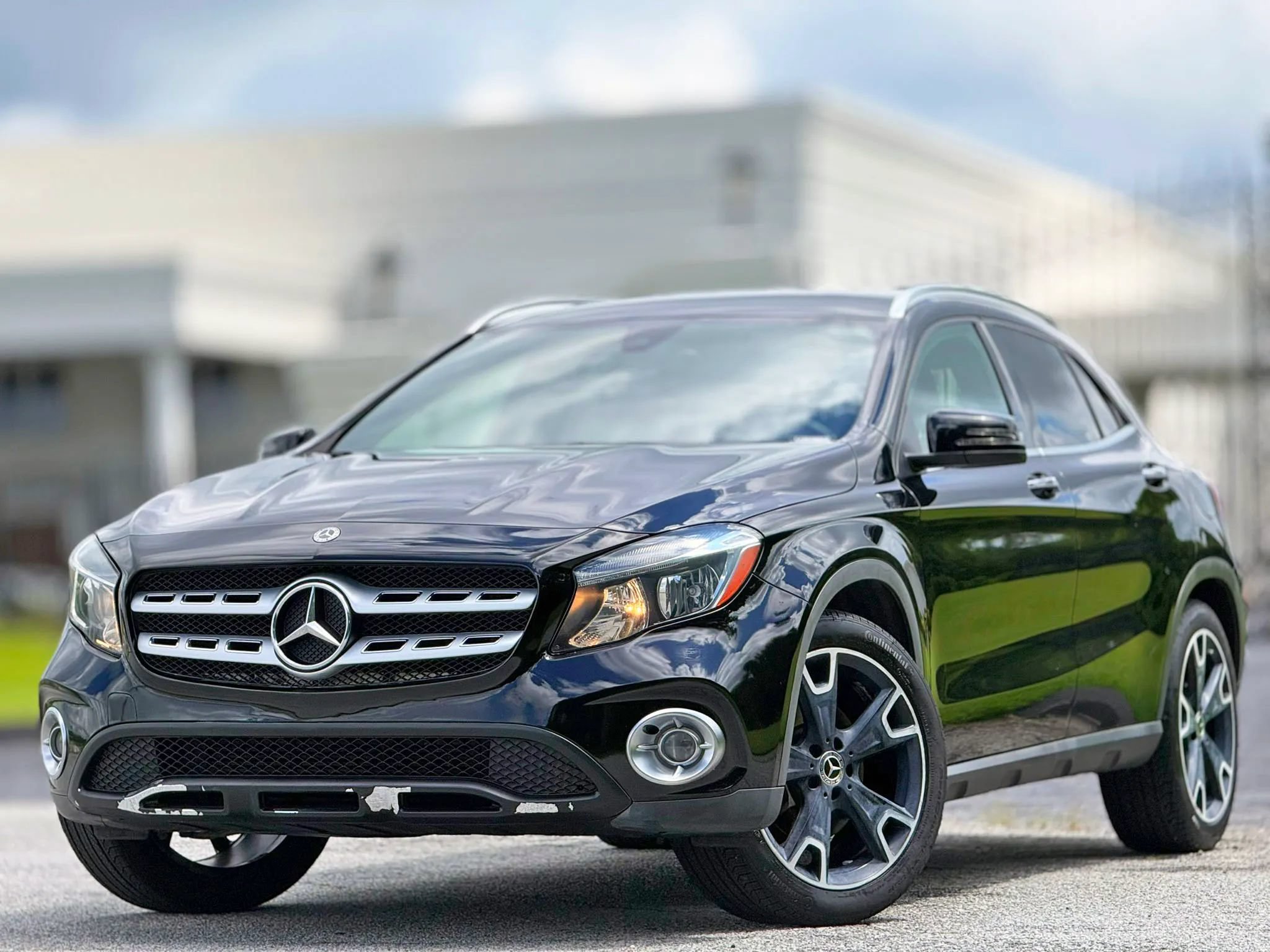 Used 2020 Mercedes-Benz GLA 250 w/ Premium Package image 2