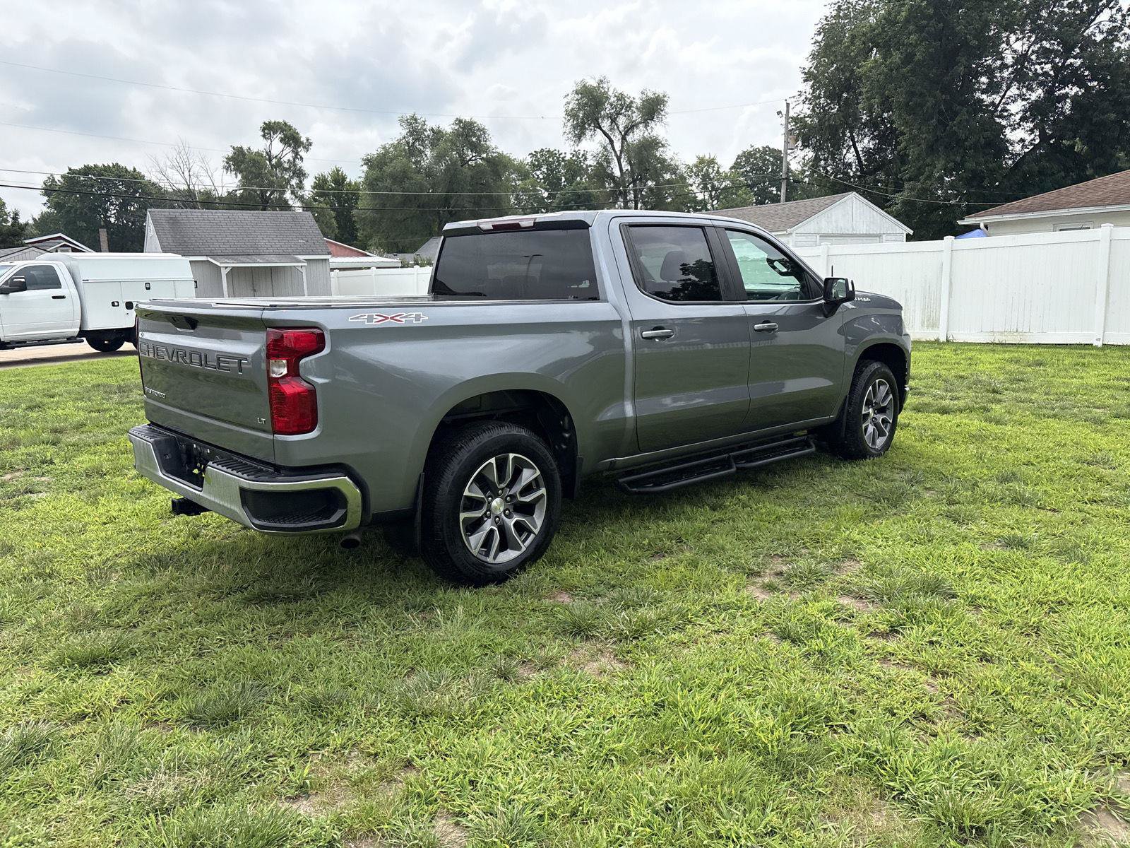 Used 2021 Chevrolet Silverado 1500 LT AWD/4WD image 5