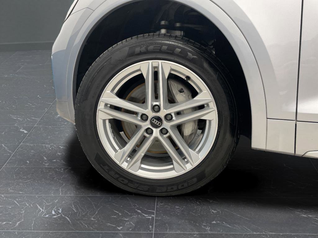 Used 2024 Audi Q5 e Premium Plus w/ Premium Plus Package image 37