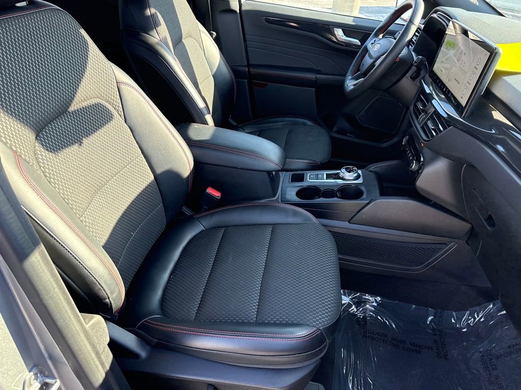 Certified 2023 Ford Escape ST-Line Select w/ Tech Pack #2 image 9