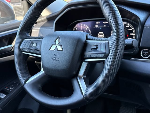 Used 2023 Mitsubishi Outlander SEL AWD/4WD image 12