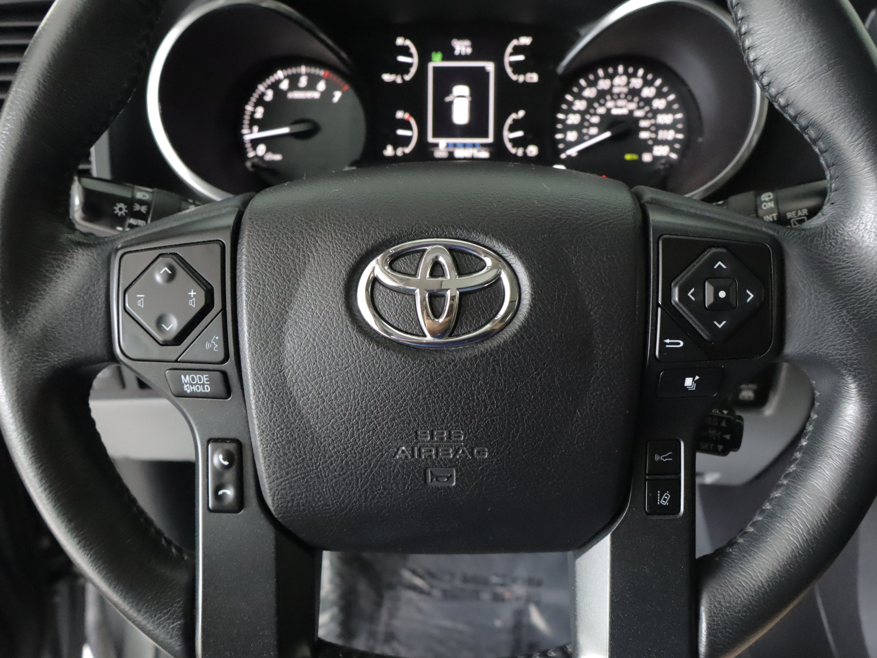 Used 2021 Toyota Sequoia Limited w/ Safety & Convenience Package AWD/4WD image 16