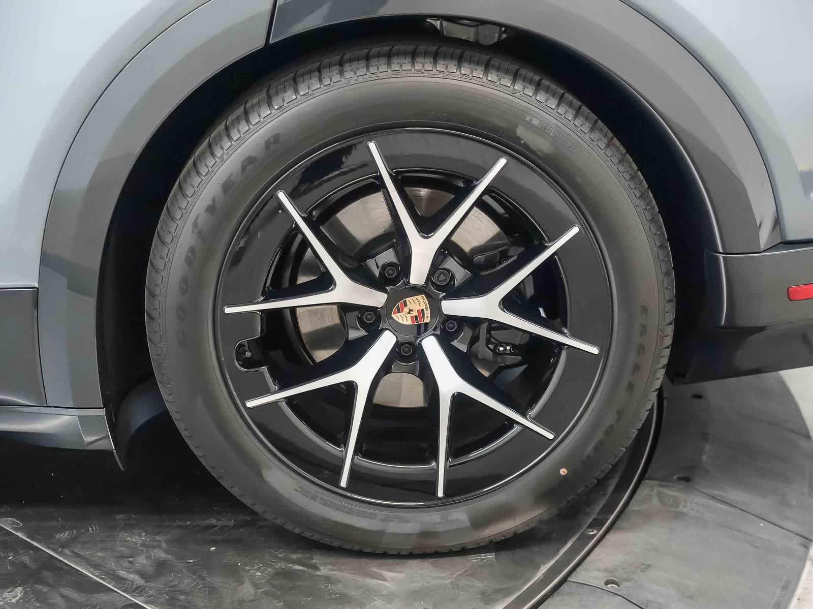 New 2026 Porsche Cayenne Electric AWD/4WD image 12