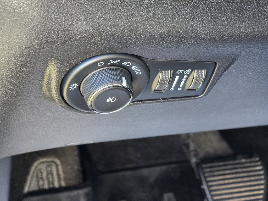 Used 2022 Jeep Compass Trailhawk w/ Sun and Sound Group image 9