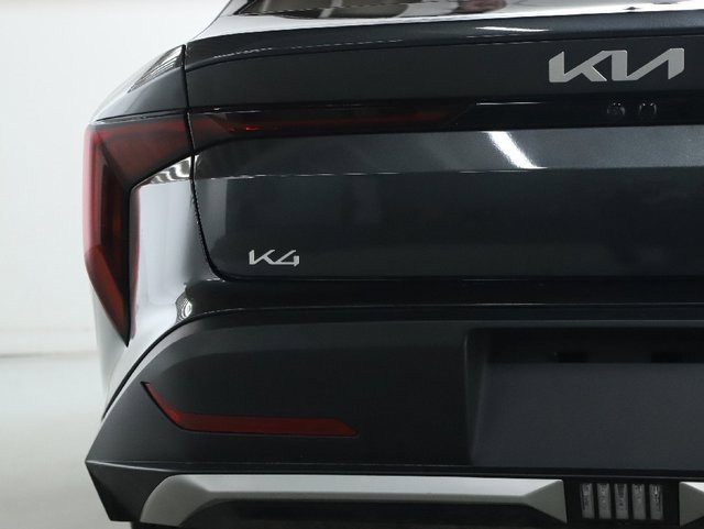 Used 2025 Kia K4 EX image 43