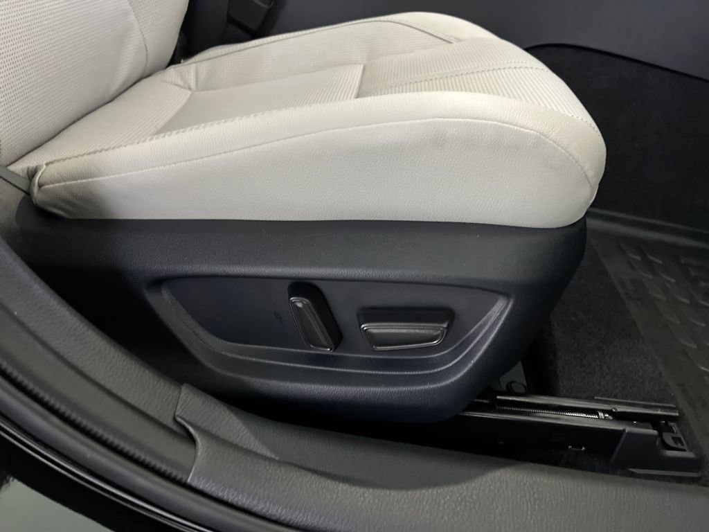 Used 2026 Toyota Camry XLE w/ Premium Plus Package image 57