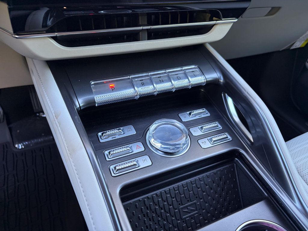 New 2026 Lincoln Nautilus Reserve AWD/4WD image 38